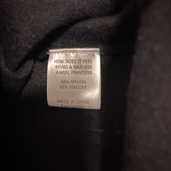 NWT LPA PEONY Off the Shoulder Sweater
Black XL - Picture 7 of 7